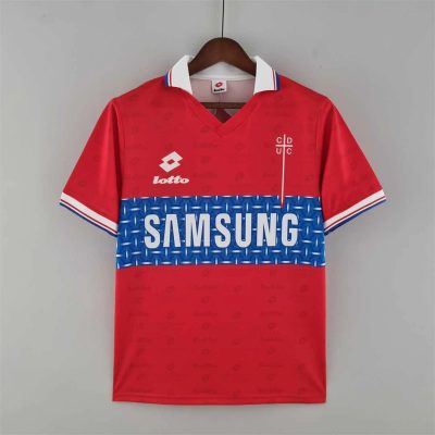 96 La Católica third away