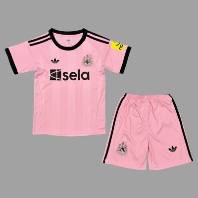 25/26 Newcastle United Goalkeeper 4 Kids Soccer Jersey Size 16-28